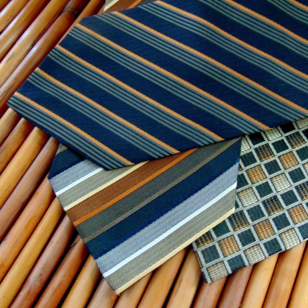 EUC ROBERTO VILLINI  - BUNDLE of 3 - Various Patterns - 100% Silk Neck Ties